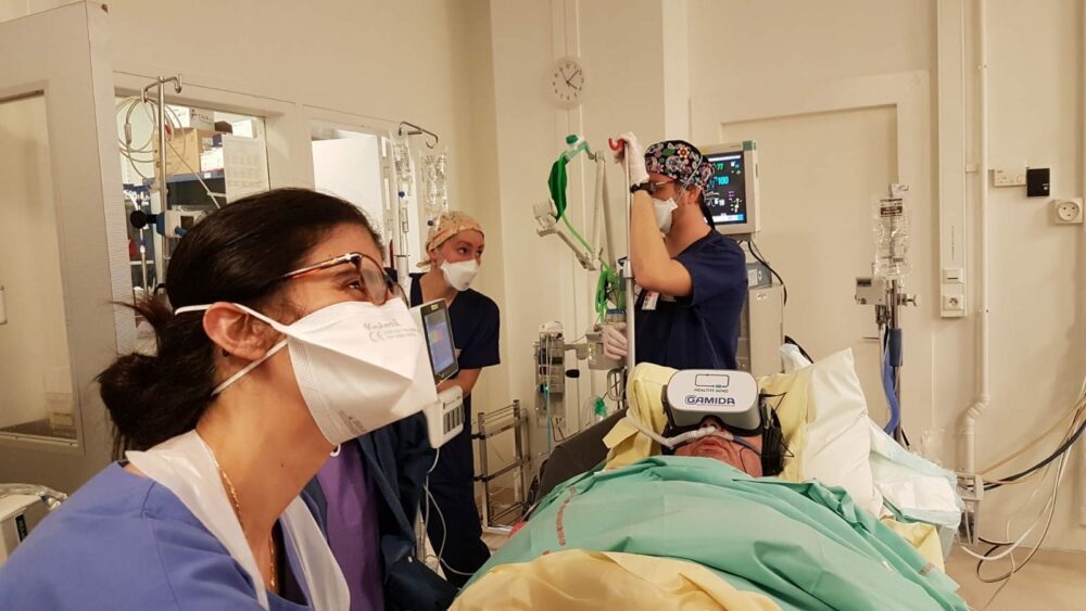 Use of the virtual reality headset during a hepato-gastro-enterology operation with our distributor Gamida