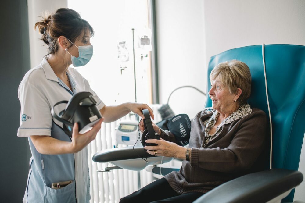 5 reasons for using virtual reality in nursing homes.