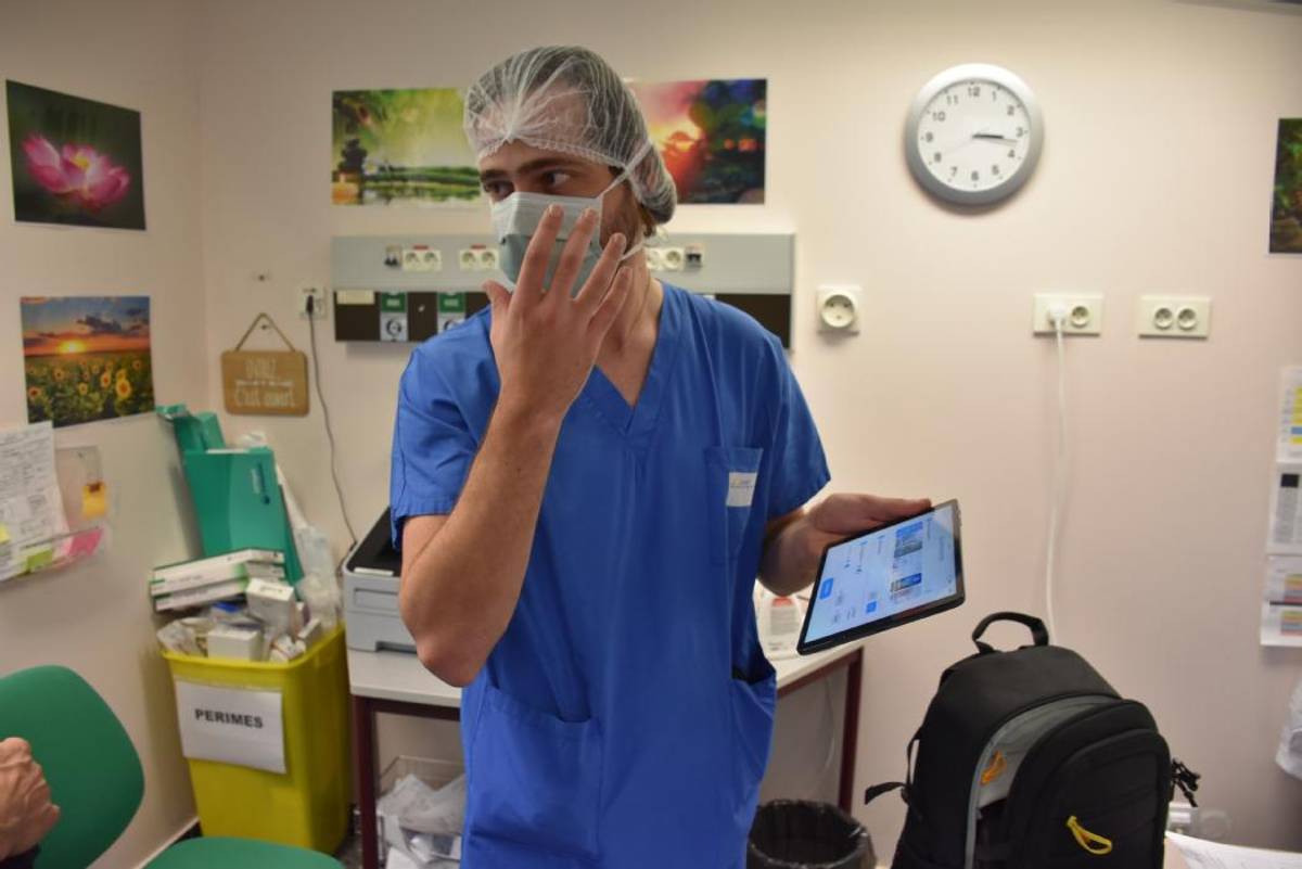 Healthy Mind virtual reality headsets help you relax during a colonoscopy.
