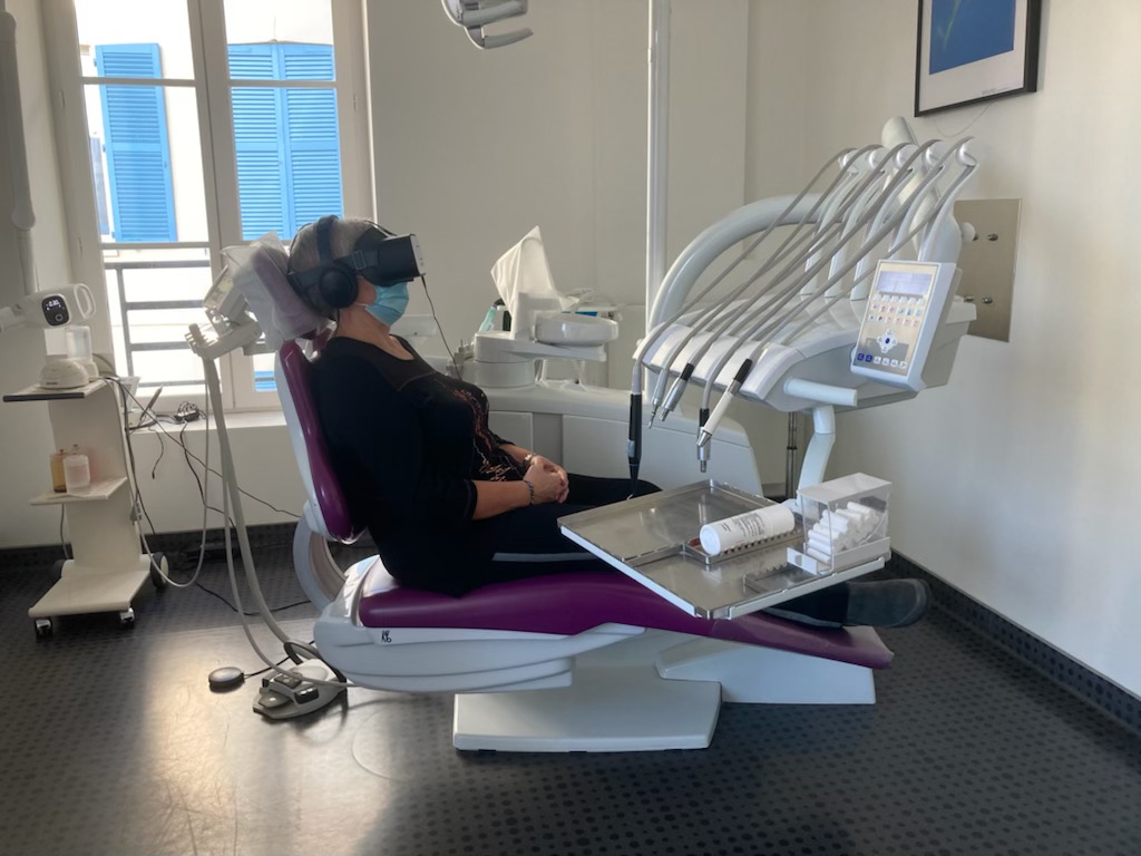 La réalité virtuelle (VR) Healthy Mind propose une expérience positive des consultations dentaires et améliore ainsi la prise en charge sur le long terme.