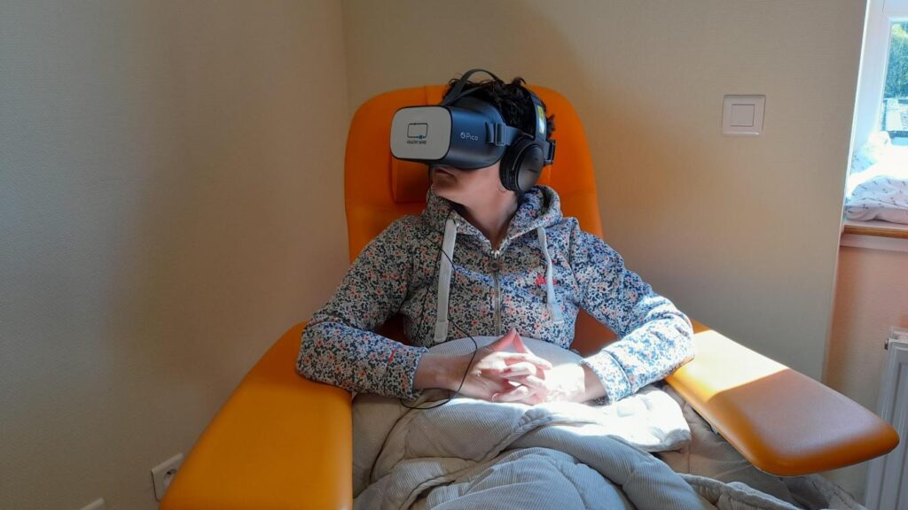 Le casque VR Healthy Mind diminue l'anxiété et la douleur des patients ayant des pathologies cardiaques à l'hôpital.